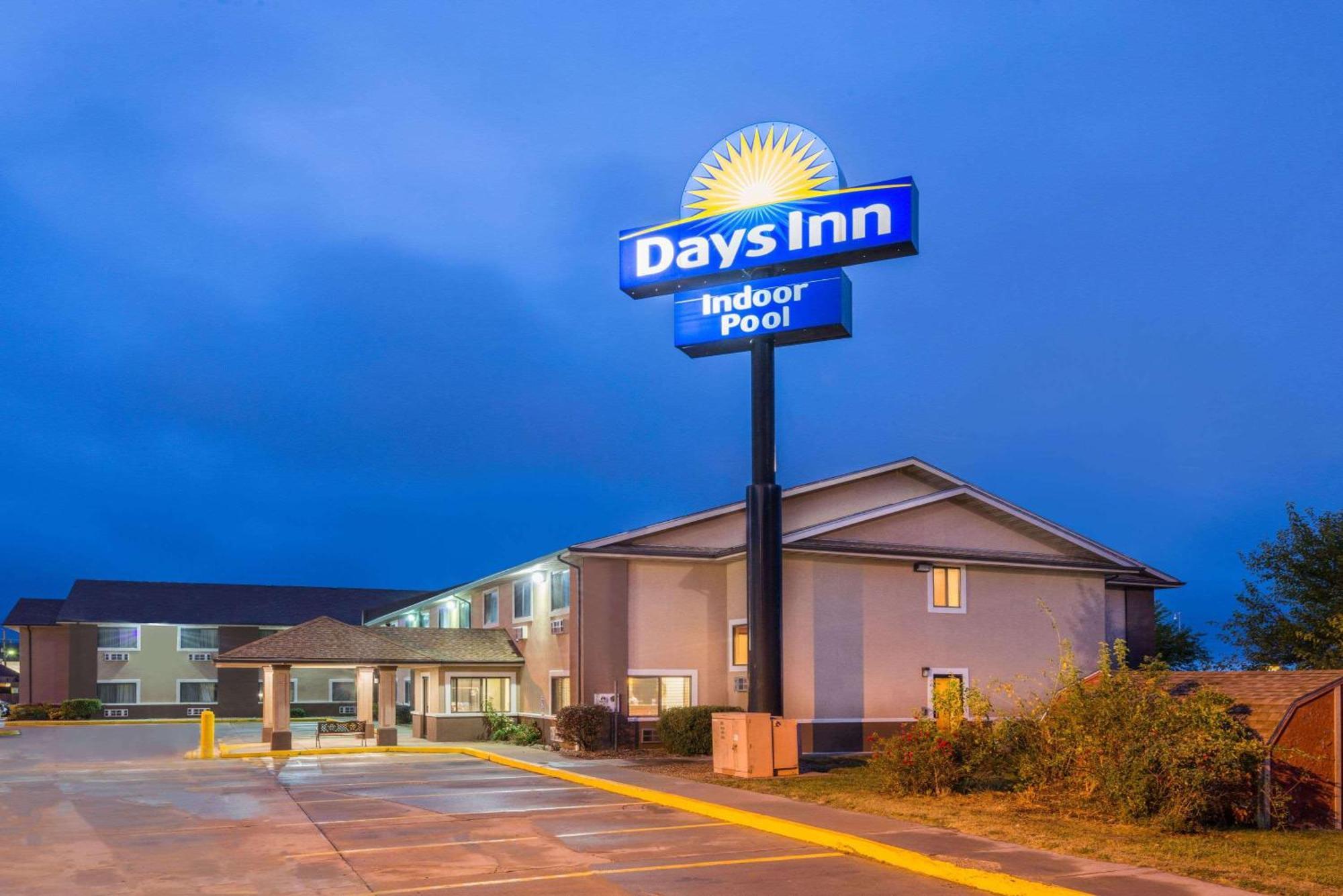Days Inn By Wyndham טופיקה מראה חיצוני תמונה